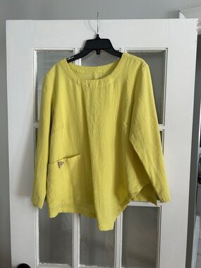 Linen-Blend Scoop Neck Tunic Top in Lemon